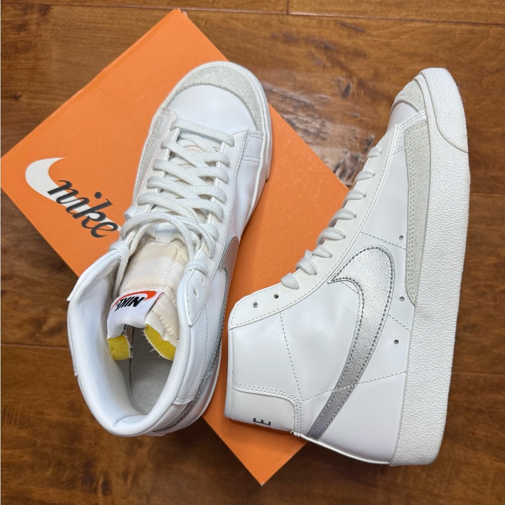 Nike Blazer Mid ’77 White Metallic Silver High Top Sneakers Women’s 9.5